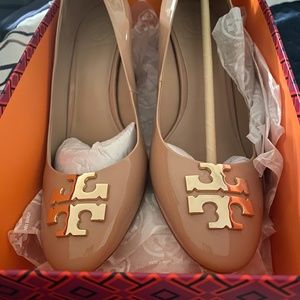 Tory Burch Beige Raleigh wedge